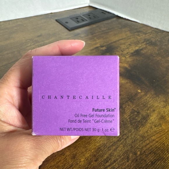 NIB Chantecaille Future Skin Oil Free Gel Foundation Sand. NET 1 oz.